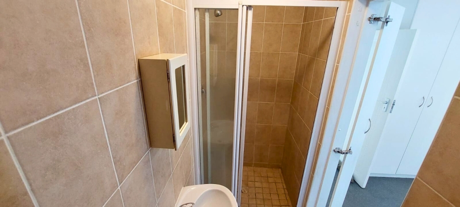 1 Bedroom Property for Sale in Gordons Bay Central Western Cape